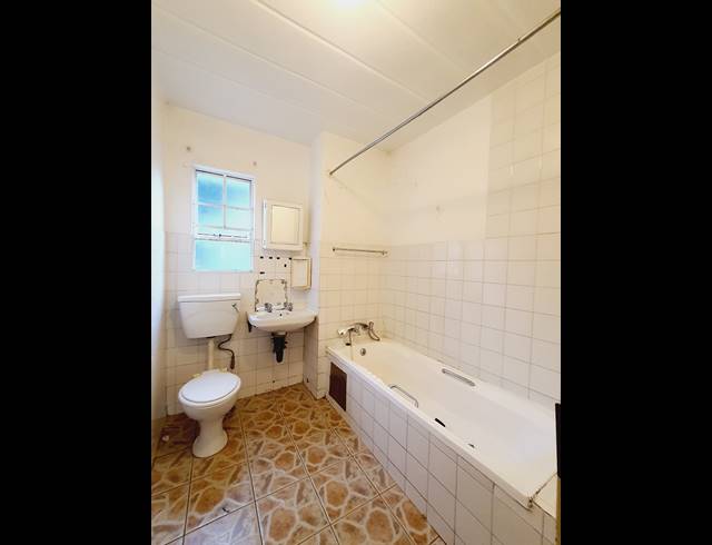 2 BEDROOM APARTMENT TO LET IN VORNA VALLEY
